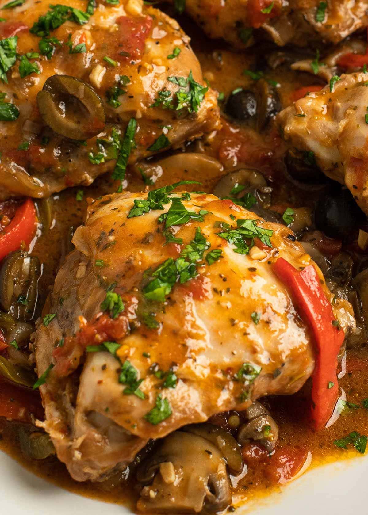 close up of chicken cacciatore