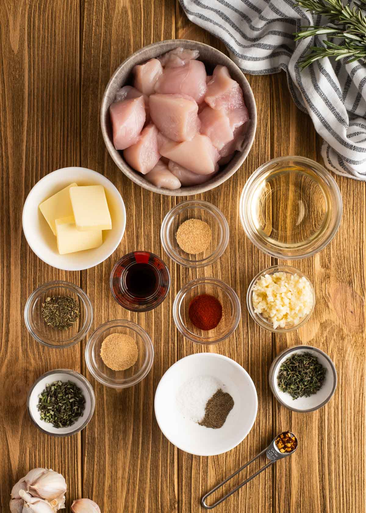 garlic butter chicken bite ingredients on a wooden table